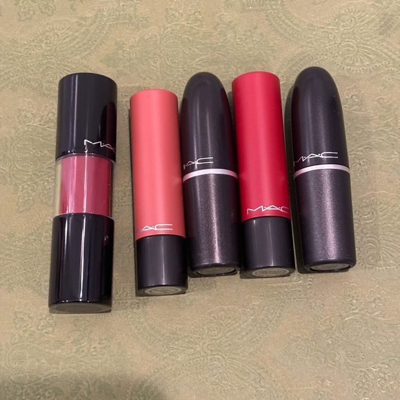 MAC lip Color Set